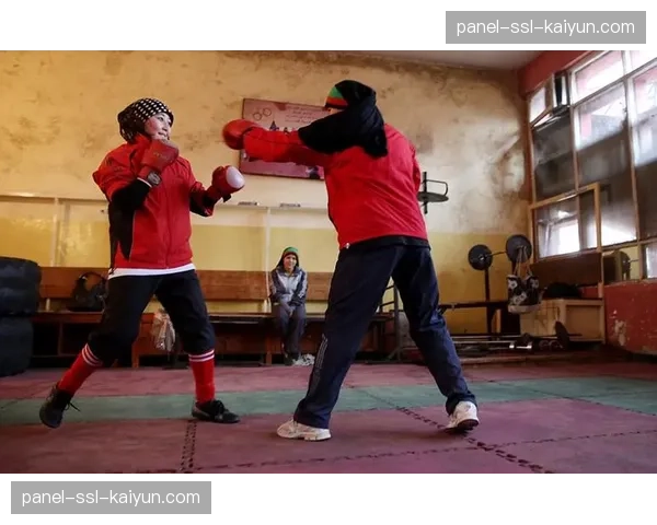 通讯：阿富汗首位女子奥运摔跤手，在流亡中坚持训练的故事