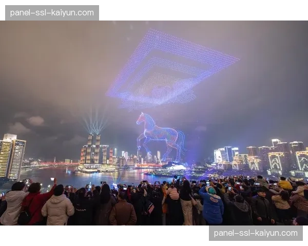 法兰克福主场惊现百架无人机灯光秀，5G低延迟转播让商业银行球场看台沸腾